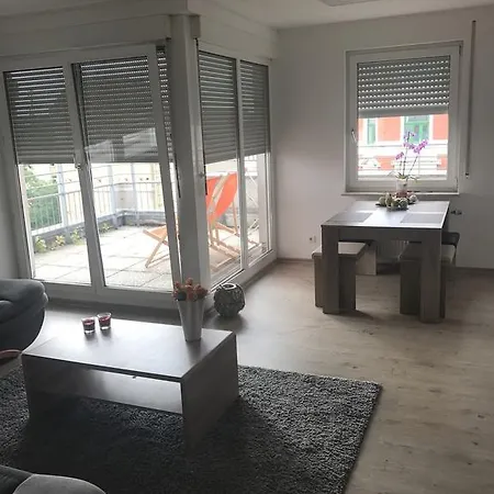 Lägenhet Exklusive Mit Dachterrasse In Schleussig